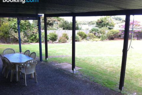 Bombora Self Contained Studio - Accommodation Cairns 2