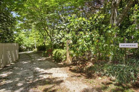 Jalscene - Accommodation Cairns 0