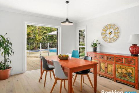 Modern Family Retreat 12 Minell Close - Accommodation Cairns 1