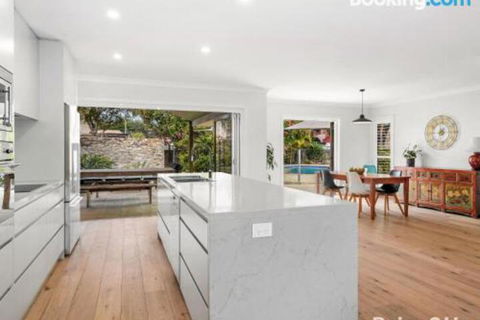 Modern Family Retreat 12 Minell Close - Accommodation Cairns 4