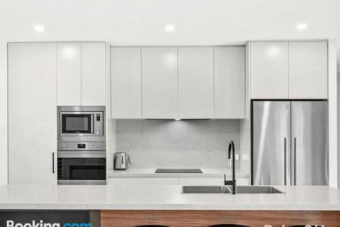 Modern Family Retreat 12 Minell Close - Accommodation Cairns 0