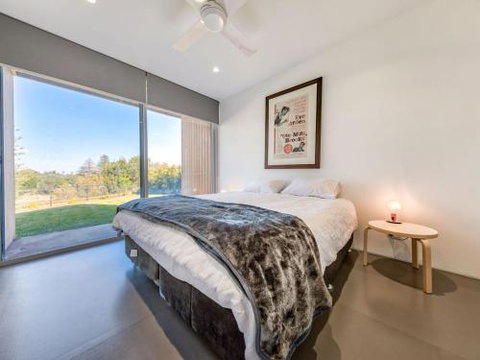 FAIRYTALE Gerroa 4pm Check Out Sundays - Accommodation Cairns 3