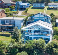 NANNY  POPPYS BEACH HOUSE Gerroa 4pm check out Sundays - Accommodation Cairns