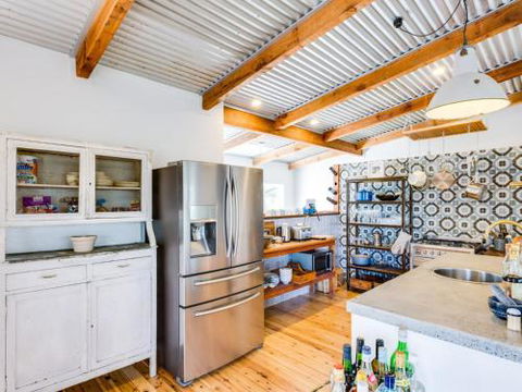 Newtown At The Beach 4pm Check Out Sundays - Accommodation Cairns 1