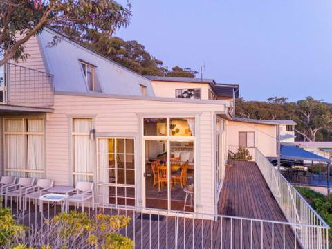 Sea Point At Hyams Beach 4pm Check Out Sundays - Accommodation Cairns 1