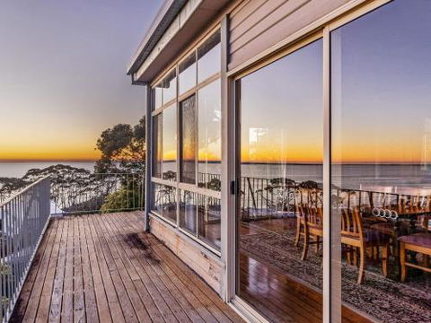 Sea Point At Hyams Beach 4pm Check Out Sundays - Accommodation Cairns 0