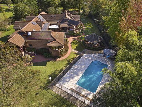 THE ELMS Berry Berry & Surrounds 4pm Check Out Sundays - Accommodation Cairns 2