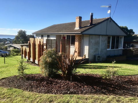Hamlet House - Accommodation Cairns 0