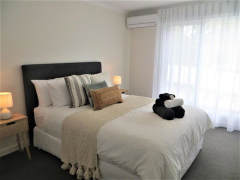 NORMANBY Coastal FREE WIFI & NETFLIX - Accommodation Cairns 3