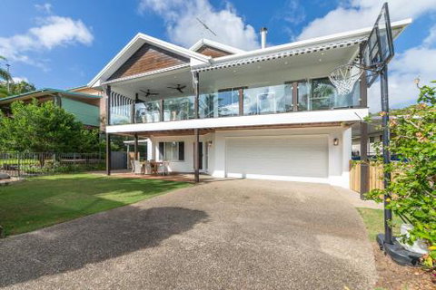 Beaches - Accommodation Cairns 0