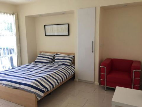 The White House Sandy Point - Accommodation Cairns 4
