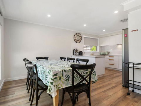 Rosebud Family Escape On Laurens - Accommodation Cairns 1