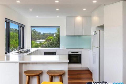 Beachfront Delight 14b Bareena Avenue - Accommodation Cairns 4