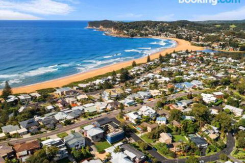 Beachfront Delight 14b Bareena Avenue - Accommodation Cairns 0