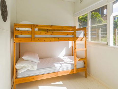 BOMBORA Gerroa 4pm Check Out Sundays - Accommodation Cairns 3