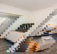 Stylish Apartment in Leafy South Perth - Accommodation Cairns