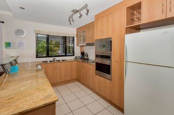 Oceansprey Beachfront Apartments - Accommodation Cairns 6