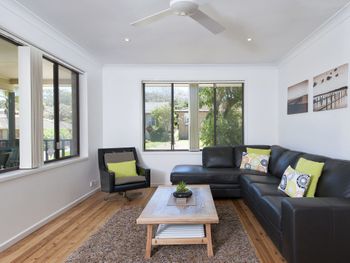 Blue Swimmer 33 Danalene Parade - Accommodation Cairns 0