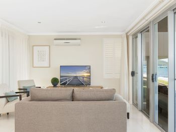 Soldiers Point Road 2 163 Seaside Splendour - Accommodation Cairns 0