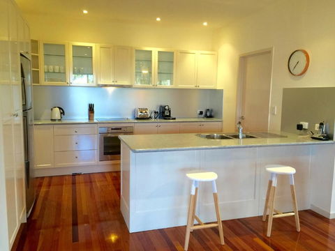 The Holiday House - Accommodation Cairns 5
