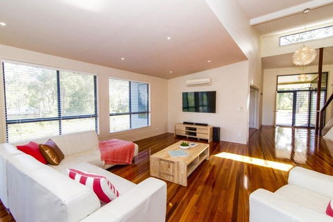 The Holiday House - Accommodation Cairns 3