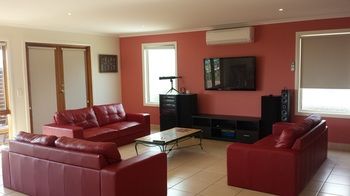 Holiday Makers - Accommodation Cairns 1