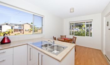 Thurlow Avenue Unit 3 / 09 - Accommodation Cairns 3