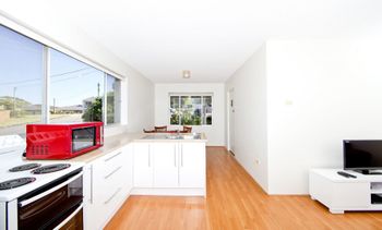 Thurlow Avenue Unit 3 / 09 - Accommodation Cairns 1