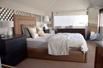 Expansive French Style Apartment H343 - Accommodation Cairns 1