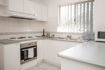 St James Cosy Home Best Value - Accommodation Cairns 1