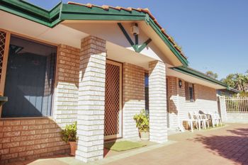 St James Cosy Home Best Value - Accommodation Cairns 4