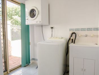 St James Cosy Home Best Value - Accommodation Cairns 6