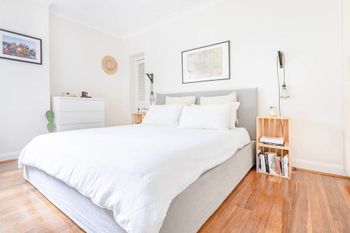 Bright Harbour Side 1 Bedroom Apartment - Accommodation Cairns 3