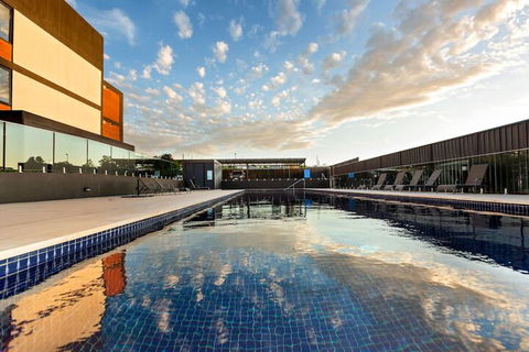 Trendy Self Contained City Apartment - Accommodation Cairns 3