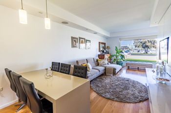 Serene Marinafront 3BR Retreat - Accommodation Cairns 6
