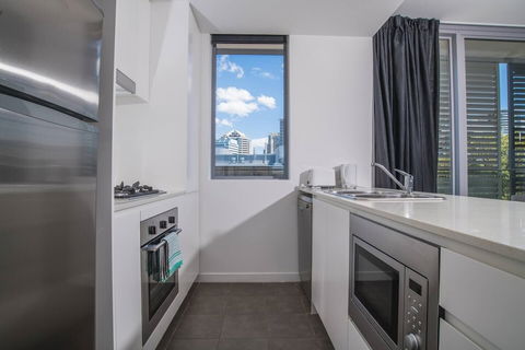 2bed Apartment! Modern Home For 4 At Chatswood - Accommodation Cairns 3