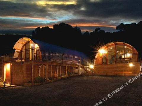 Bruny Island Accommodation 43 Degrees Beachside Studio Spa Apartments (1) - Accommodation Cairns 0