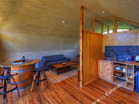 Bruny Island Accommodation 43 Degrees Beachside Studio Spa Apartments (1) - Accommodation Cairns 6