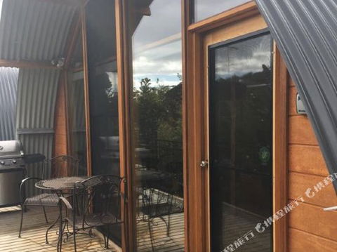 Bruny Island Accommodation 43 Degrees Beachside Studio Spa Apartments (1) - Accommodation Cairns 4