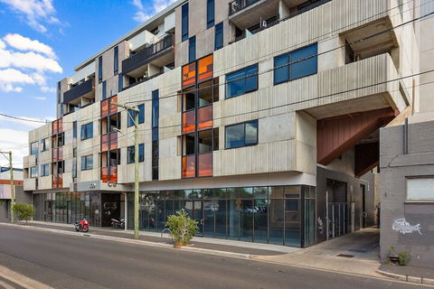 BRUNSWICK Stylish Space With Parking + Netflix - Accommodation Cairns 5