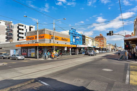 BRUNSWICK Stylish Space With Parking + Netflix - Accommodation Cairns 4