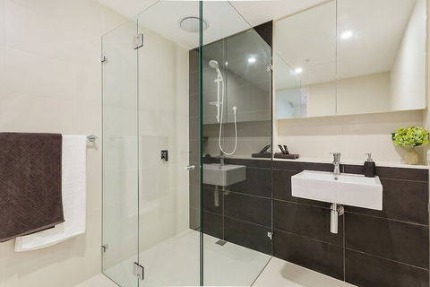 BRUNSWICK Stylish Space With Parking + Netflix - Accommodation Cairns 3