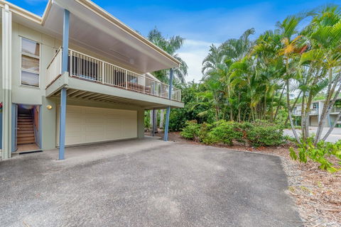 Bay Breezes - Cannonvale - Accommodation Cairns 0