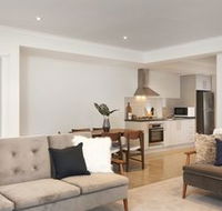 Sleek  Spacious Flat - Accommodation Cairns