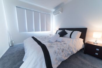 1 Bedroom Gold Coast Beachside Apt W AC + Parking - Accommodation Cairns 2