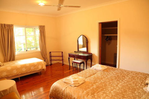 Bridgeman Downs B & B - Accommodation Cairns 0