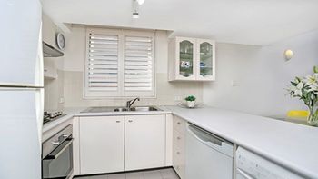 The Apartment Service ALEXA - Accommodation Cairns 4