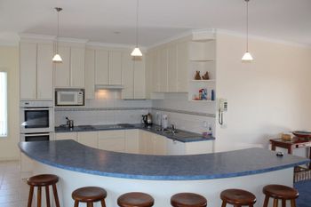 Redrocks Retreat - Accommodation Cairns 2