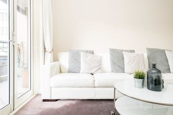 2 Bedroom Balcony Terrace Near Kings Cross - Accommodation Cairns 3