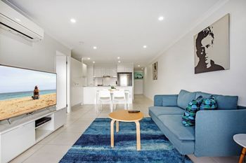 Cotton Tree Modern Apartment - Accommodation Cairns 2